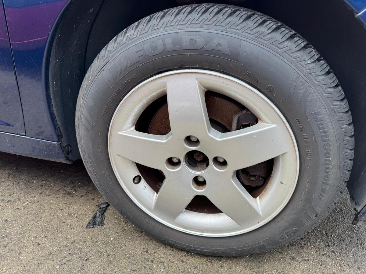 Peugeot 207 Allwetter Reifen R&auml;der Alufelgen 185/65 R15 Fulda Komplettr&auml;der